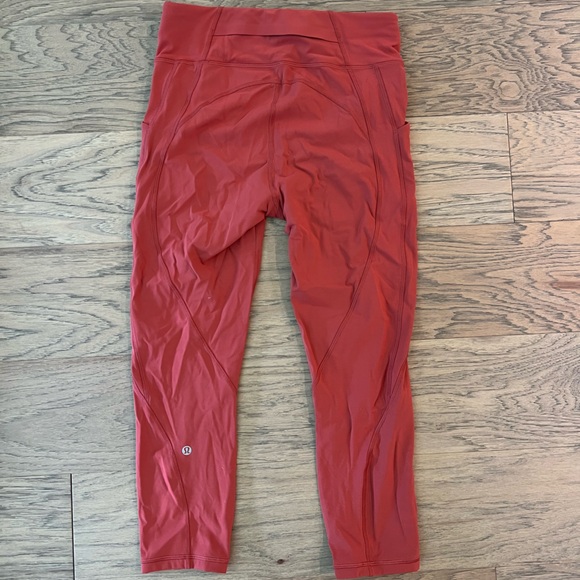 Lululemon capri leggings, size 8, like new! - Picture 2 of 4